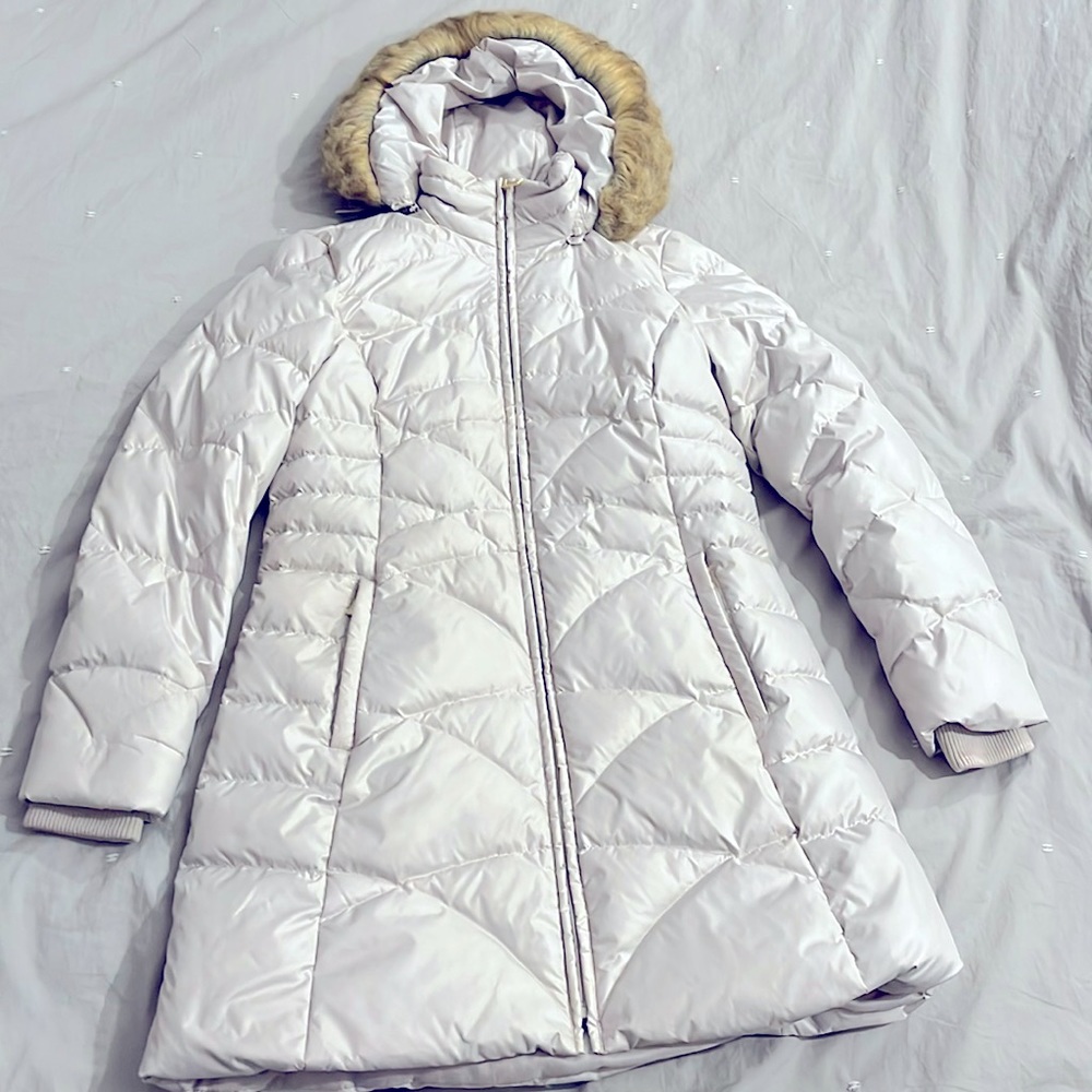 Luxurious champagne colored kneelength Down coat!